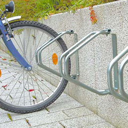 Einzelnes Fahrrad an der Wand befestigter hängender Fahrradträger-Aufhänger-Parkhaken