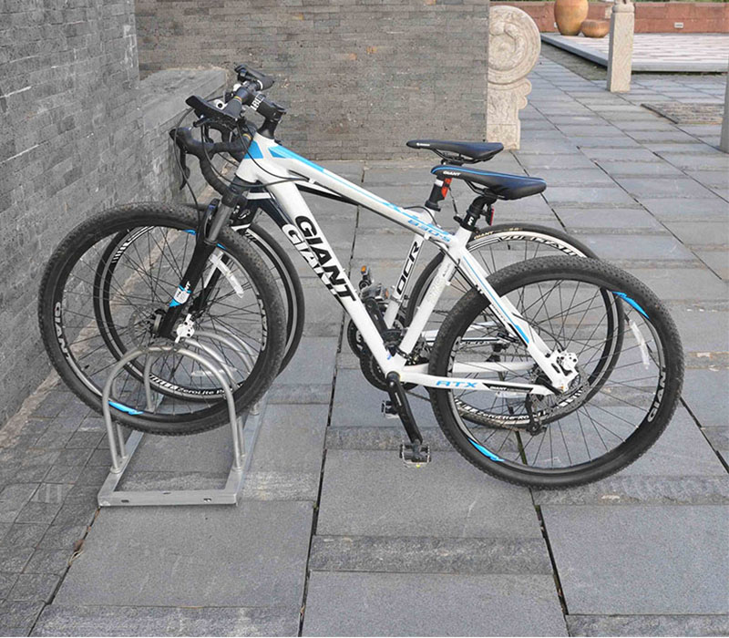 Mehrere tragbare 2-Mountainbike-Parkplätze für den Außenbereich im Bodenständer